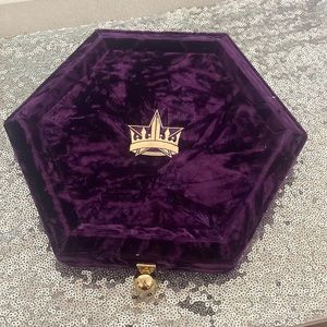 Jefree Star Blood lust eyeshadow palette